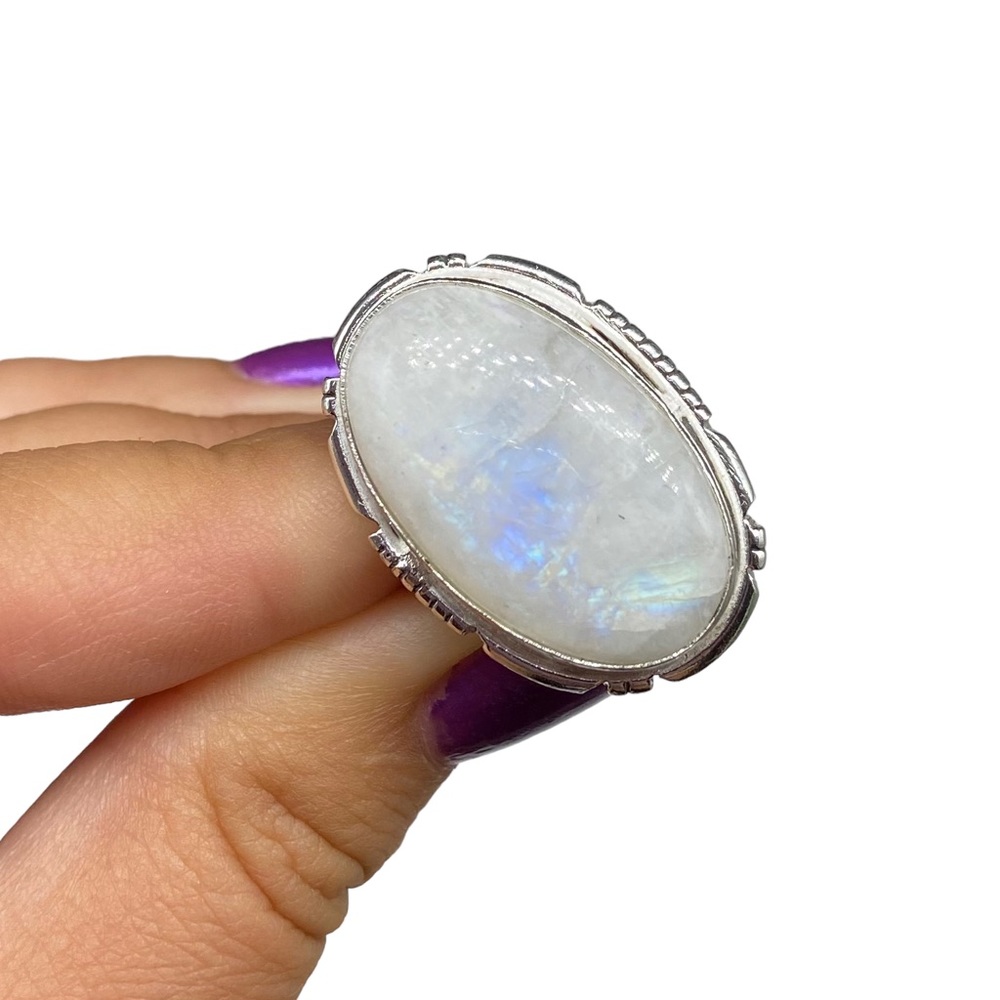 Rainbow Moonstone Gemstone Ring. - Picture 6 of 8